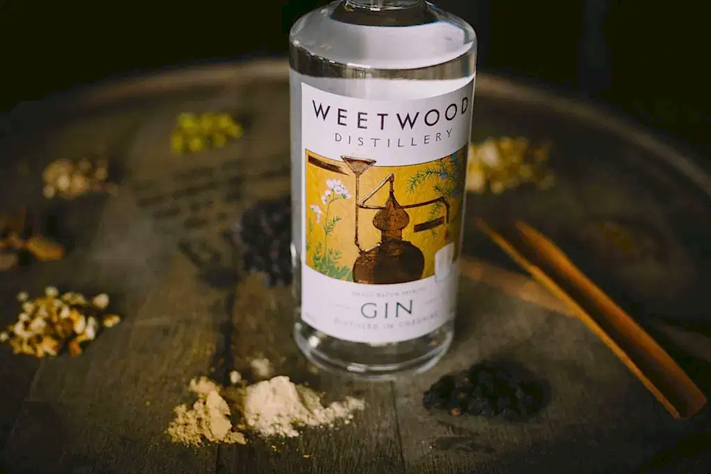 London Dry Gin and barrel 2 London Dry Gin and barrel